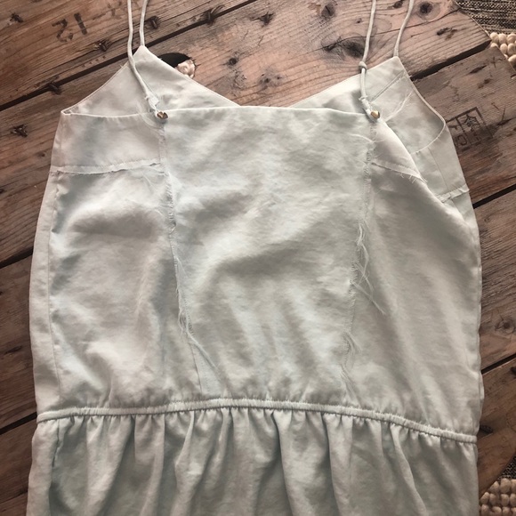 Cute light blue top! - Picture 2 of 5